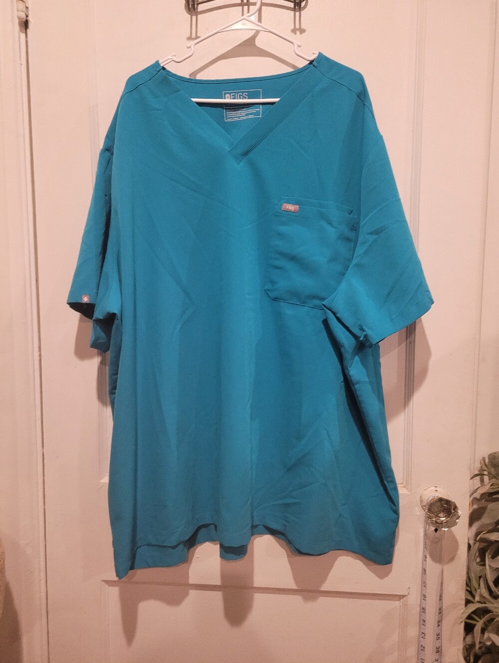 Womens 6XL FIGS Teal Scrub Top With Pockets Worn 2X